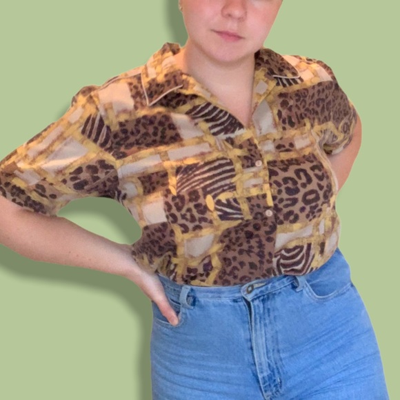 Sold on depop Vintage animal print silk short sleeve button up - Picture 2 of 4